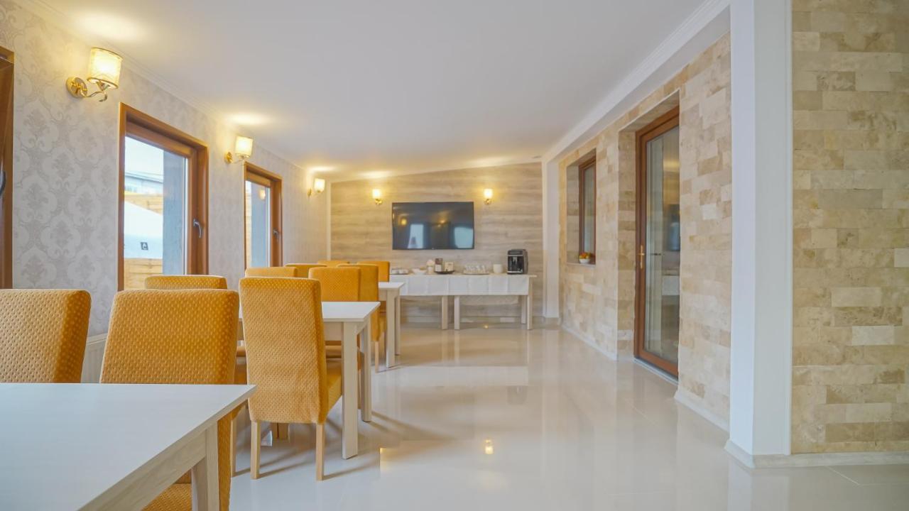 Monarch House 호텔 브라쇼브 외부 사진